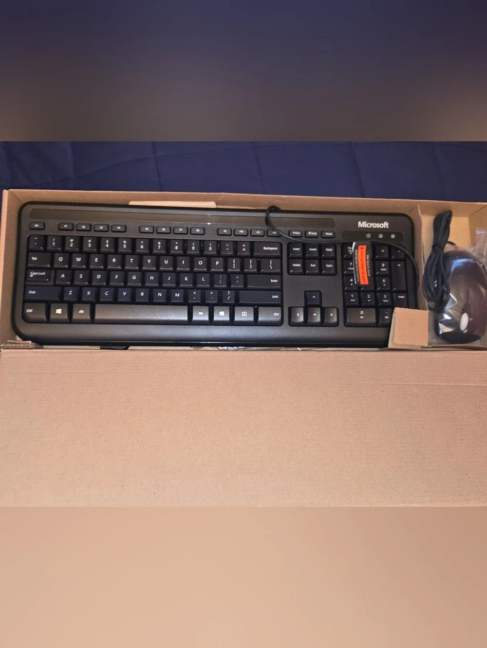 Microsoft Wired Keyboard 400 Model 1576 and Optical Mouse Black USB Set